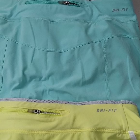 Nike shorts only the blue one left - Picture 4 of 10